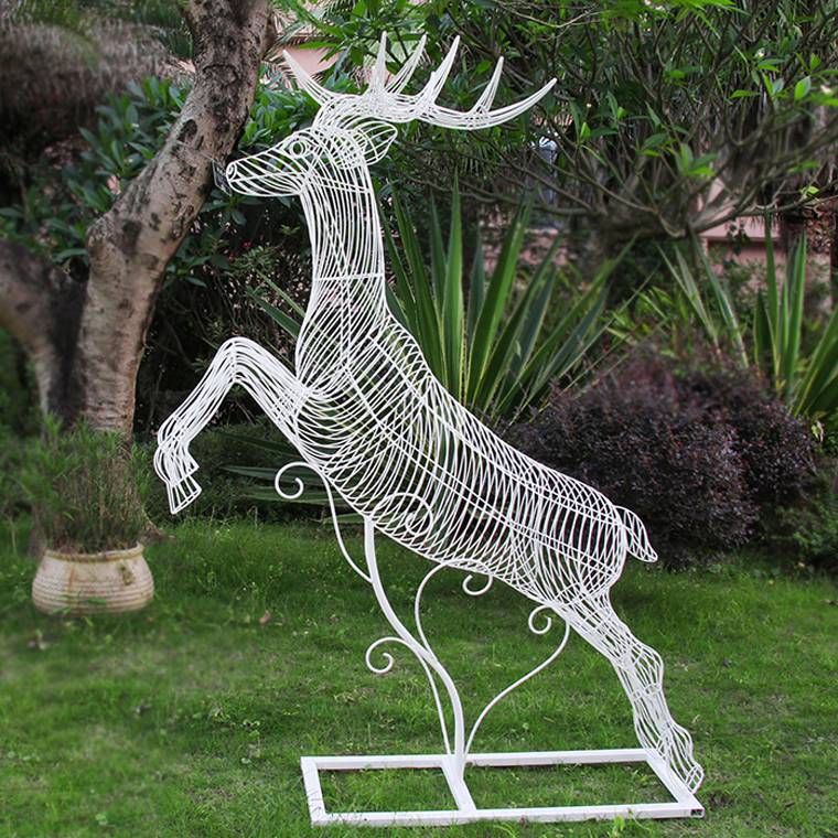 重庆铁艺镂空雕塑 编制网格金属雕塑鹿子